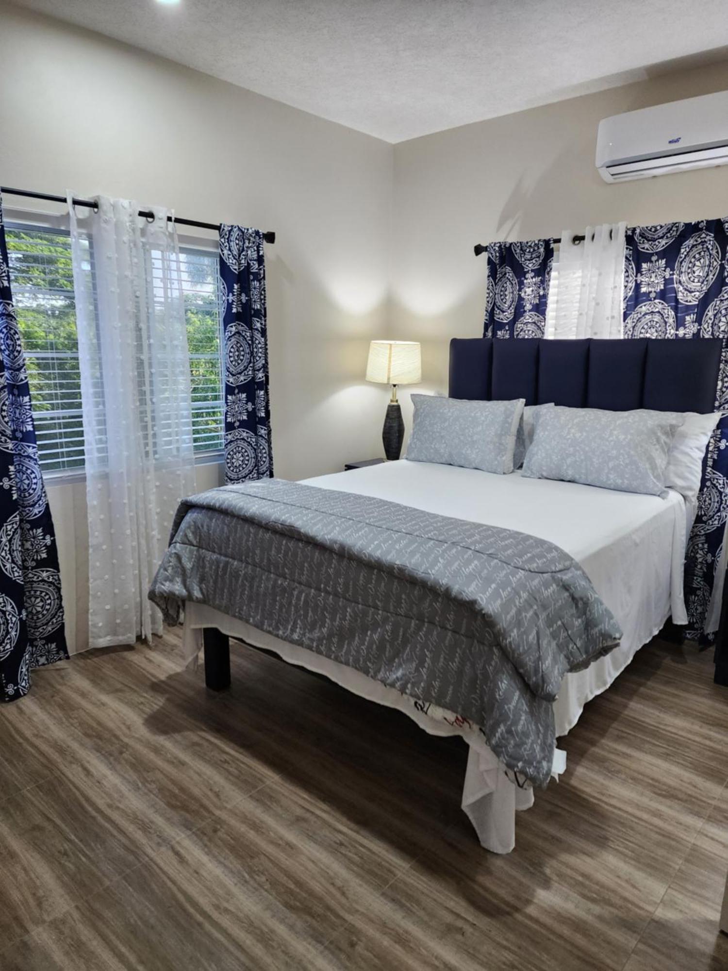 Paradise Nestled Between Montego Bay And Negril Hopewell Exteriör bild